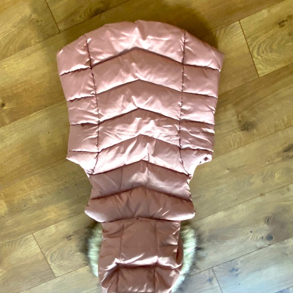 H&M Gold Rose , size M, girl vest - Picture 3 of 8